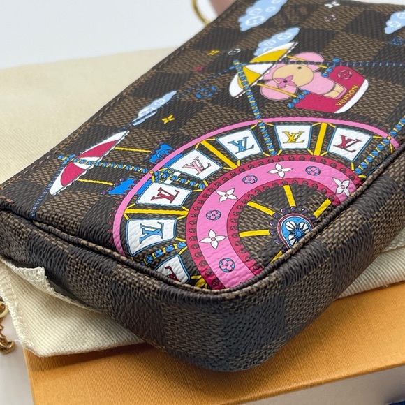 Louis Vuitton Christmas 2020 Pochette Mini Accessories Damier Ebene Vivienne - Picture 4 of 16